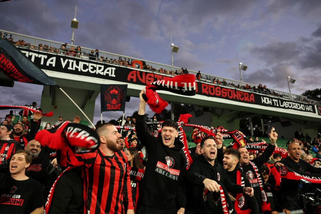 UEFA'dan 13 bin 300 kilometreye izin! 1 UEFA, İtalya Ligi'nde Como-Milan maçının Avustralya'nın Perth kentinde oynanmasına onay verince futbol dünyası ayağa kalktı