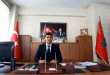 Bolu’nun Mudurnu ilçesinde görev yapan İlçe Emniyet Müdürü H.T., eşiyle tartıştıktan sonra darp iddiasıyla gözaltına alındı. H.T., çıkarıldığı mahkemece tutuklanarak cezaevine gönderildi.
