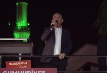 Cumhuriyet Halk Partisi (CHP) Genel Başkanı Özgür Özel, partisinin Arnavutköy’de düzenlediği mitingde bölgede yaşandığını söylediği yolsuzluk ve usulsüzlük iddialarını “rezalet” olarak tanımladı.
