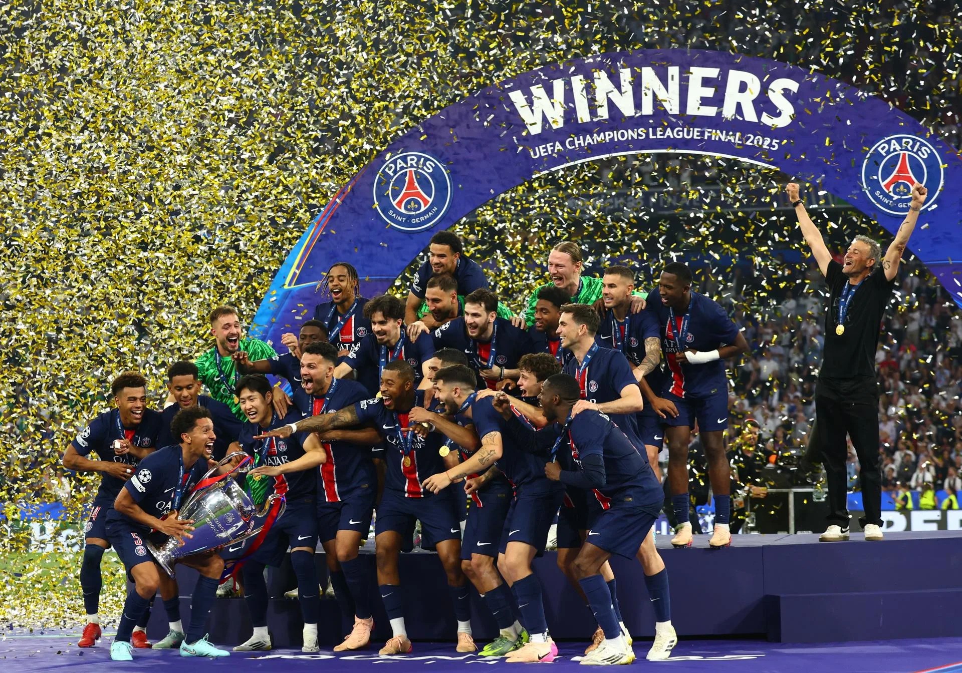 Şampiyonlar Ligi'ne TV müjdesi 1 Dizi ve film platformu Netflix, Şampiyonlar Ligi ve diğer organizasyonlar için UEFA'ya yıllık yaklaşık 5 milyar Euro teklif etmeye hazırlanıyor