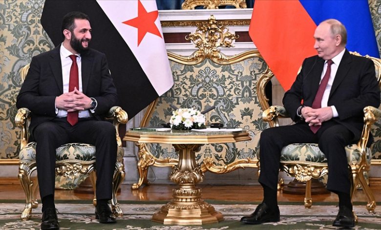 Rusya Devlet Başkanı Vladimir Putin, Moskova’da Suriye Cumhurbaşkanı Ahmed Şara ile bir araya geldi.