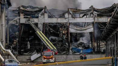 Rusya'nın Kiev’e füze saldırısı: 2 ölü, 13 yaralı 1 Rus ordusunun Ukrayna’nın başkenti Kiev’e balistik füze ile düzenlediği saldırıda iki kişi yaşamını yitirdi
