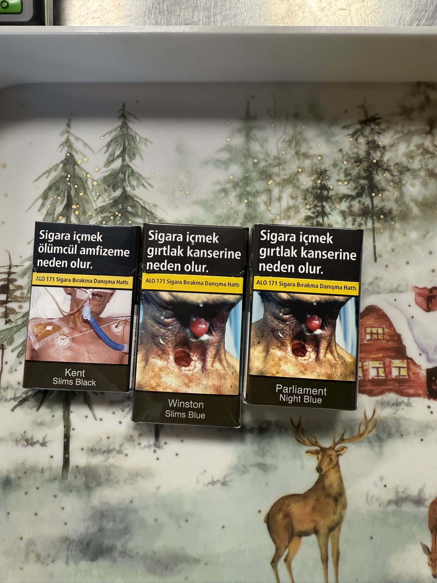 Sigaraya bir zam daha 1 Philip Morris grubuna ait sigara fiyatlarına 5 liralık daha zam geldiği açıklandı. Böylece en pahalı sigaranın fiyatı 105 TL’ye yükseldi