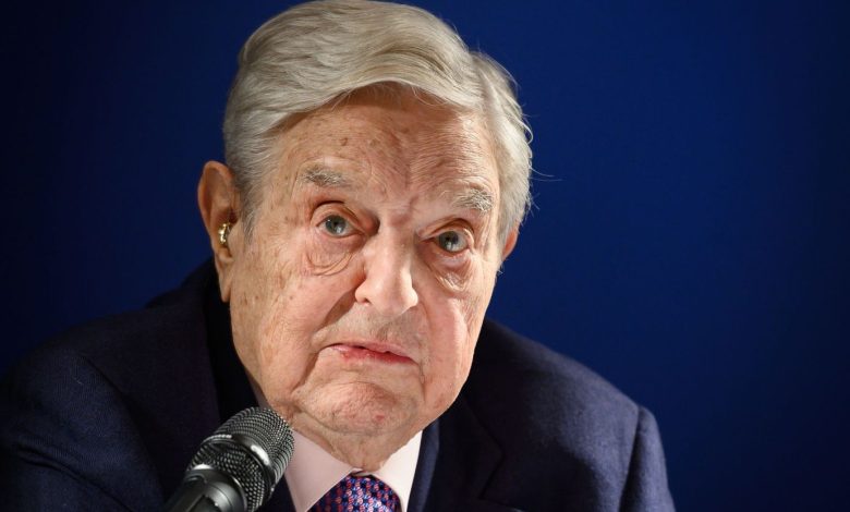 Soros’un vakfına terör soruşturması 9 Adalet Bakanlığı’nın George Soros’un kurduğu Open Society Foundations (Açık Toplum Vakıfları) hakkında “terör ve mafya suçlamaları” yöneltmeyi değerlendirdiği bildirildi.