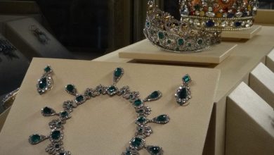 Fransa’da inanılmaz soygun 9 Fransa'nın başkenti Paris'teki dünyaca ünlü Louvre Müzesi soyuldu!  Hırsızlar, Napolyon ve eşi Josephine'in koleksiyonundan 9 parça çaldı