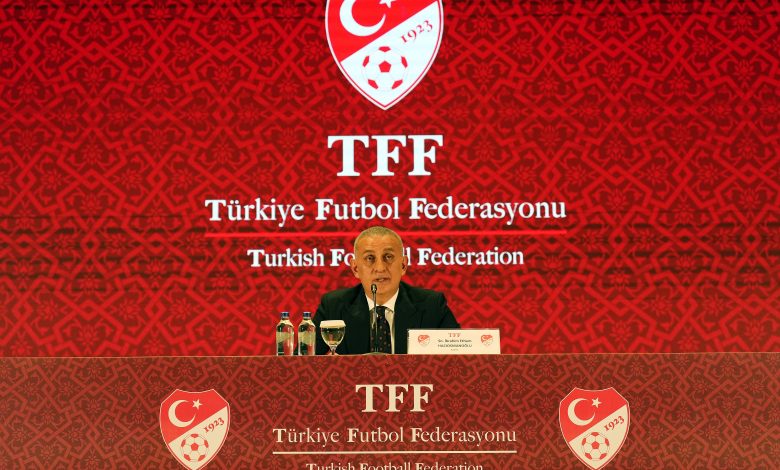 İbrahim Hacıosmanoğlu: Zaten gönderecektik 11 TFF Başkanı İbrahim Hacıosmanoğlu, bahis-hakem skandalıyla ilgili, “Üst klasmandaki 7 hakemin zaten çoğunluğunu sezon sonunda göndereceğimiz insanlardı” dedi