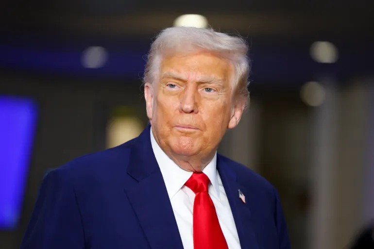 Trump: İsrail Gazze’de bombardımanı durdurmalı 1 ABD Başkanı Donald Trump, Hamas’ın ateşkes planına kısmi onay vermesinin ardından İsrail’e Gazze’deki saldırıları derhal sonlandırma çağrısı yaptı.