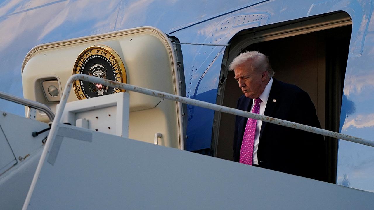 Trump: Hamas ateşkesi ihlal ederse Gazze’ye müdahale ederiz 1 ABD Başkanı Donald Trump, Hamas’ın ateşkesi ihlal etmeye devam etmesi halinde Gazze’ye yönelik askeri müdahalenin gündeme gelebileceğini söyledi.