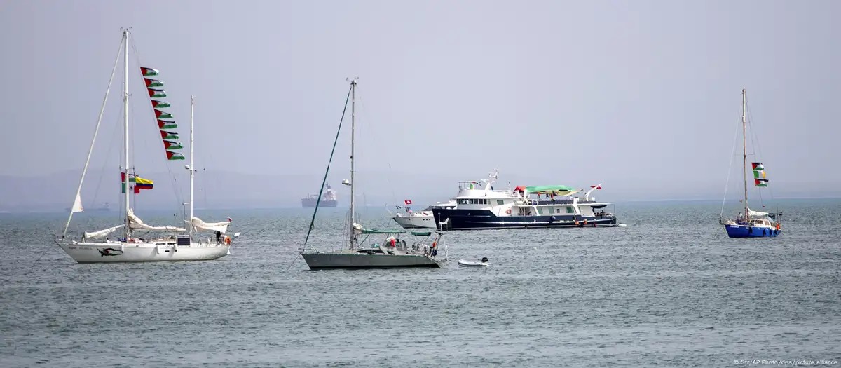 Gazze yolunda gerilim: Türk donanması Sumud Filosu’na katıldı 1 Tunus’tan yola çıkan ve 44 ülkeden aktivistlerin destek verdiği Küresel Sumud Filosu, Gazze’ye insani yardım ulaştırma yolculuğunu sürdürürken bölgedeki gerilim artıyor.