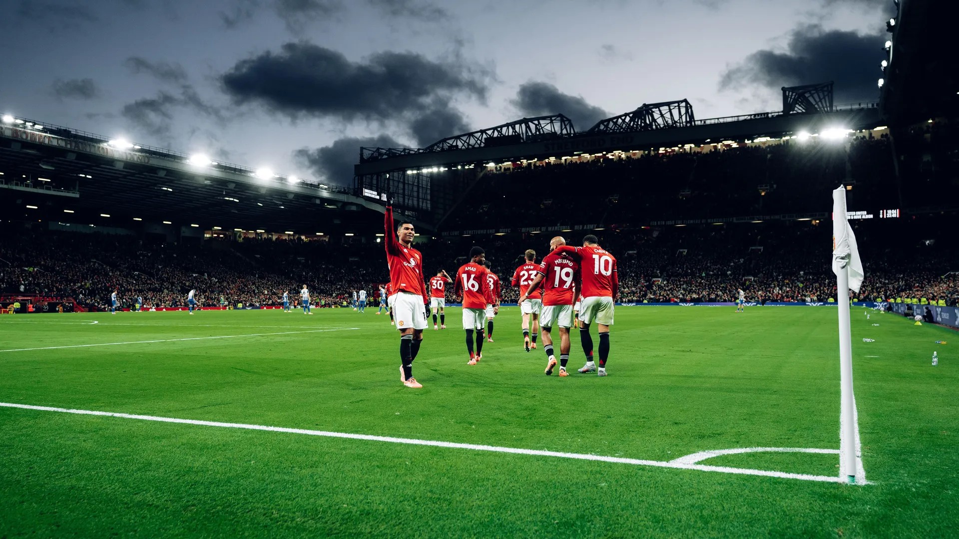 Manchester United formunu tutturdu 1 İngiltere Premier Ligi'ne kötü başlayan Manchester United, Brighton'ı 4-2 yenerek üç maçlık galibiyet serisi yakaladı