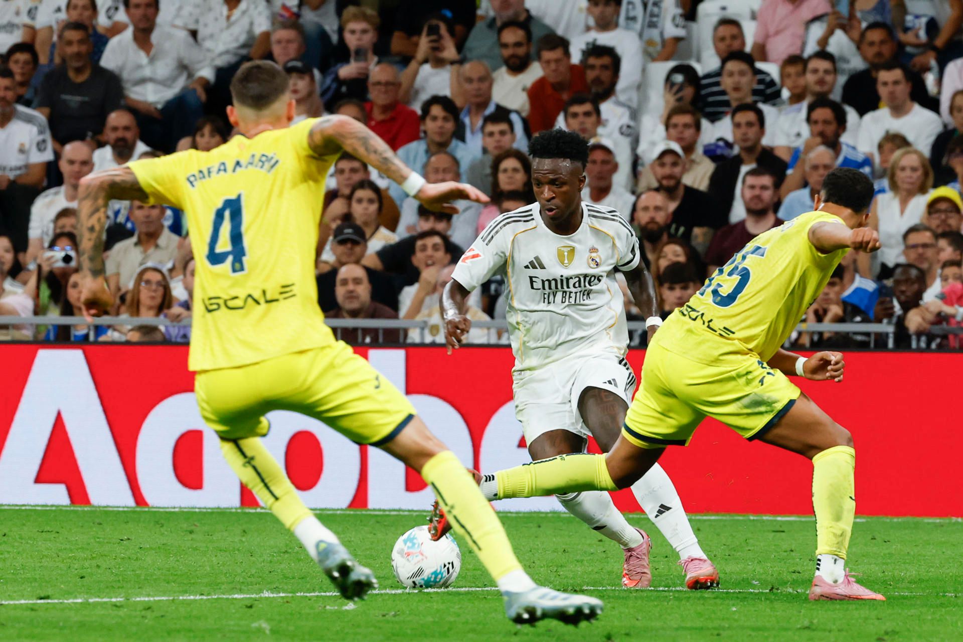 Real Madrid, Vinicius Junior'a duacı 1 İspanya Ligi'nde Real Madrid, Villarreal'i ikinci yarıda Vinicius Junior (2) ve Mbappe'nin golleriyle mağlup etti. Arda Güler etkisiz bir oyun sergiledi