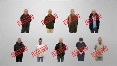 9 firari suçlu Türkiye’ye getirildi 1 İçişleri Bakanı Ali Yerlikaya, farklı ülkelerde yakalanan 9 firarinin Türkiye’ye iade edildiğini açıkladı.