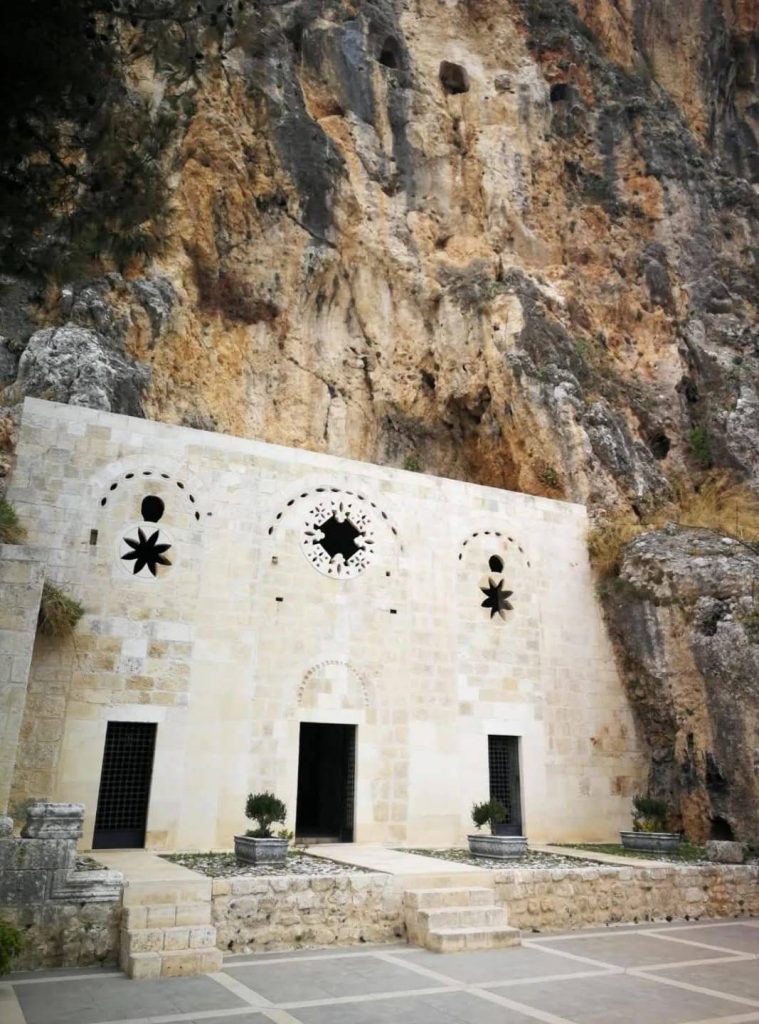 St. Pierre Kilisesi ilk kiliselerden biri, Hristiyanlığın adını alan kent, Antakya