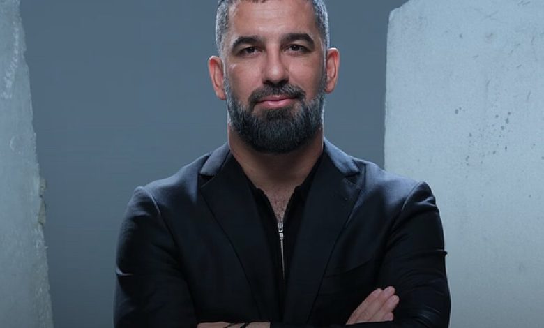 Arda Turan intikamını aldı! 5 Arda Turan’lı Shakhtar Donetsk, hafta içerisinde kupada elendiği, ezeli rakibi Dinamo Kiev’i 3-1 yenerek puan farkını 4’e yükseltti