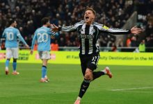 İngiltere Premier Lig’de Newcastle United, Manchester City’yi Harvey Barnes’ın iki golüyle 2-1 mağlup etti ve ağır darbe indirdi