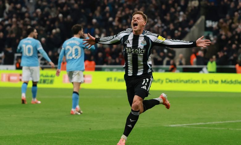 İngiltere Premier Lig’de Newcastle United, Manchester City’yi Harvey Barnes’ın iki golüyle 2-1 mağlup etti ve ağır darbe indirdi