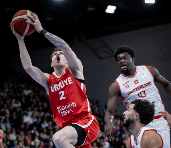 12 Dev Adam, Basketbol Dünya Kupası Elemeleri C Grubu’nda Bosna Hersek'in ardından İsviçre'yi de yenerek ikide iki yaptı