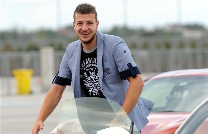 Batuhan Karadeniz hakkında yasadışı bahis teşviki ve reklamı gerekçesiyle kırmızı bülten çıkarıldı.