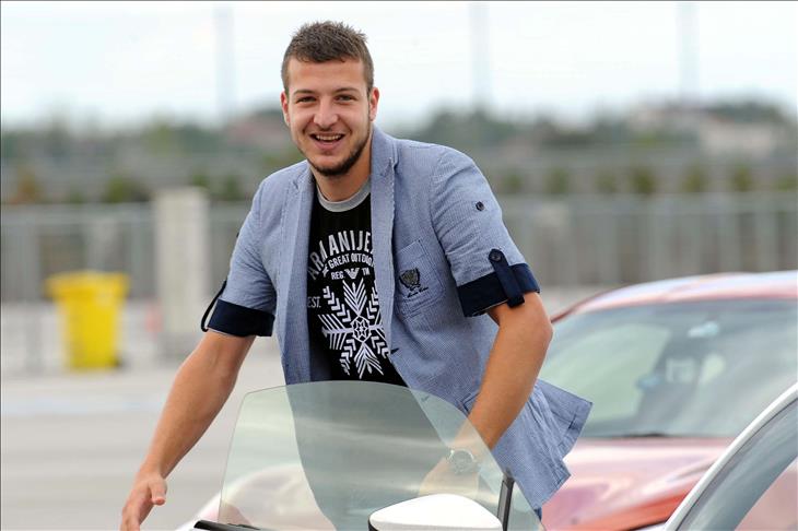 Batuhan Karadeniz hakkında yasadışı bahis teşviki ve reklamı gerekçesiyle kırmızı bülten çıkarıldı.