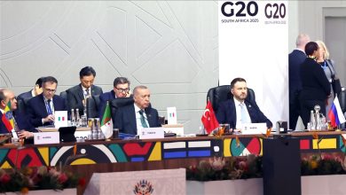 Cumhurbaşkanı Erdoğan’dan G20’ye Çağrı 1 Cumhurbaşkanı Recep Tayyip Erdoğan, Johannesburg’daki G20 Liderler Zirvesi’nde küresel kalkınma yardımlarındaki düşüşe dikkat çekti