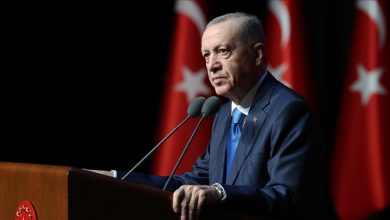 Cumurbaşkanı Erdoğan: Hayat pahalılığı meselesini mutlaka çözeceğiz 1 Cumhurbaşkanı Recep Tayyip Erdoğan, HAK-İŞ Konfederasyonu 50. Kuruluş Yıl Dönümü Programı’nda yaptığı konuşmada hayat pahalılığı, emek ve enflasyon hedefi konusunda mesajlar verdi.