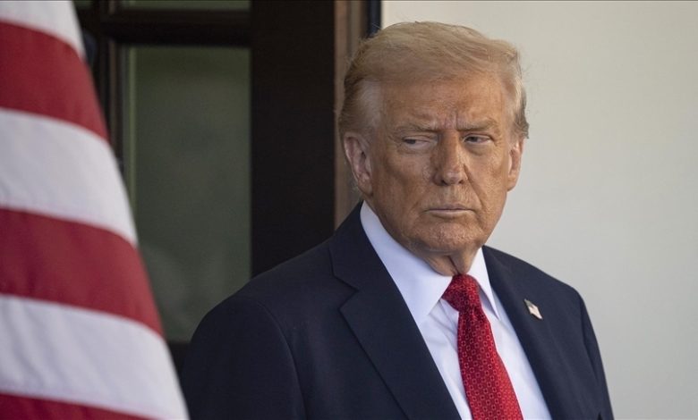 Donald Trump ile Demokratlar arasındaki çıkmaz derinleşiyor; hükümetin kapanması uzadıkça milyonlarca Amerikalı gıda ve sağlık desteğini kaybetme riskiyle karşı karşıya.