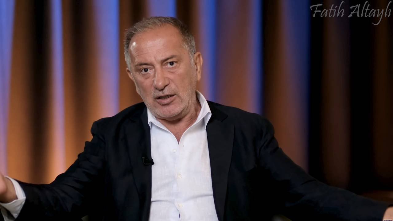 Fatih Altaylı'ya 4 yıl 2 ay hapis! 1 'Cumhurbaşkanına tehdit' suçu gerekçe gösterilerek tutuklanan gazeteci Fatih Altaylı, 4 yıl 2 ay hapis cezasına çarptırıldı