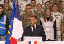 Emmanuel Macron, Fransa’da 18-19 yaş gençlere yönelik 10 aylık gönüllü askerlik programının gelecek yaz başlayacağını açıkladı.