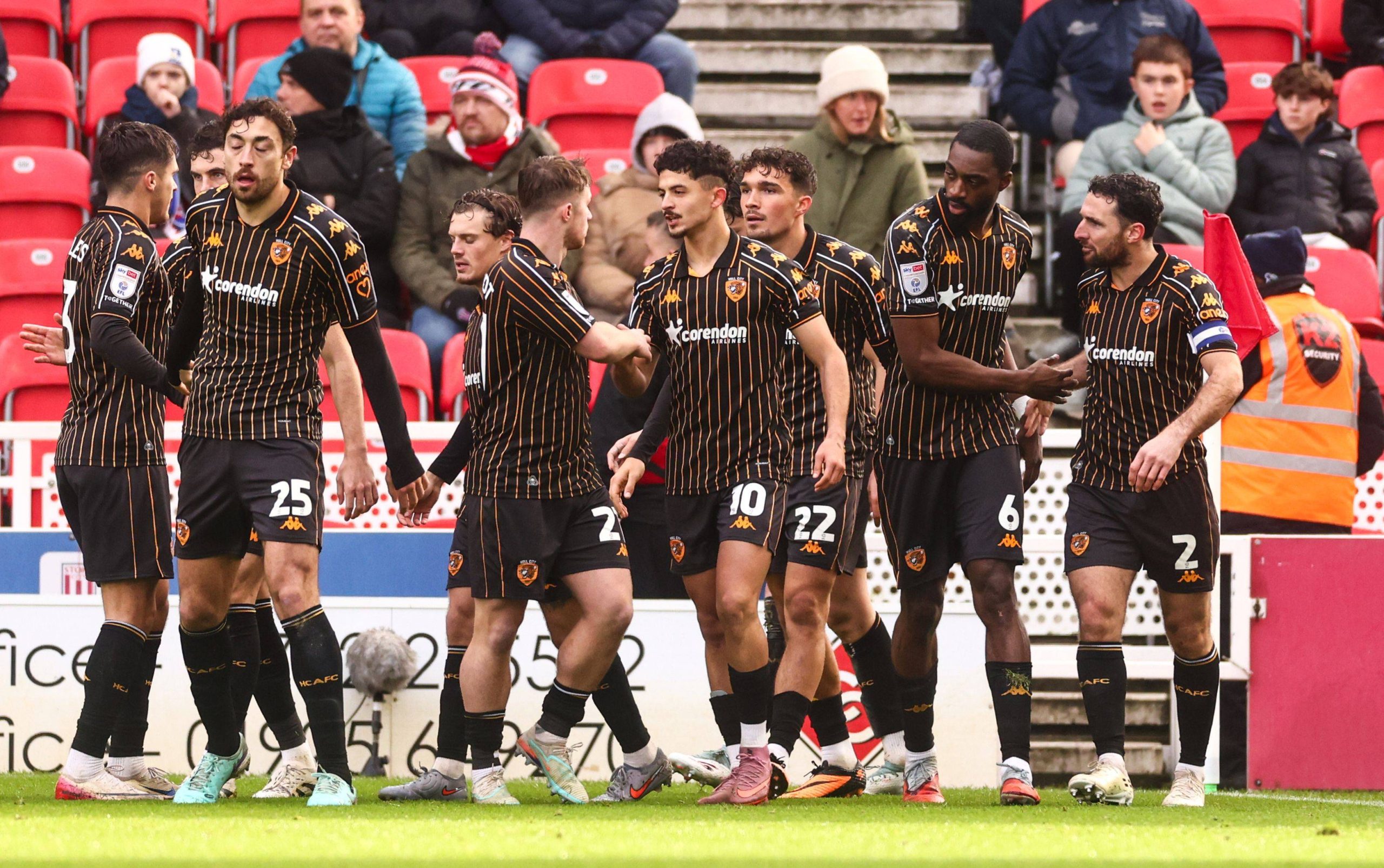 Hull City bu sezon bir başka 1 Hull City, geçen sezon averajla kümede kaldığı İngiltere Championship Ligi'nde Stoke City deplasmanında kazanarak zirve iddiasını sürdürdü