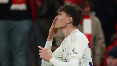 İngiltere Premier Lig’de son şampiyon Liverpool, evinde Nottingham Forest’a boyun eğerek son 7 karşılaşmasında 6. mağlubiyetini aldı