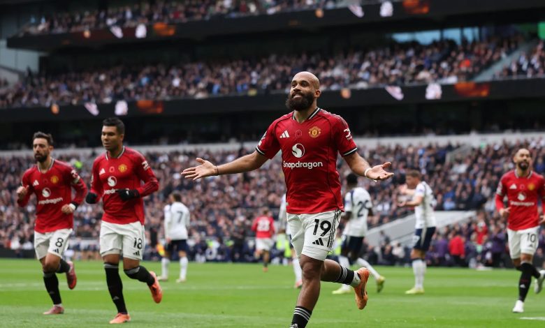 İngiltere Premier Lig’de Manchester United, Tottenham deplasmanında 2-2 berabere kalarak yenilmezliğini 5 maça çıkardı