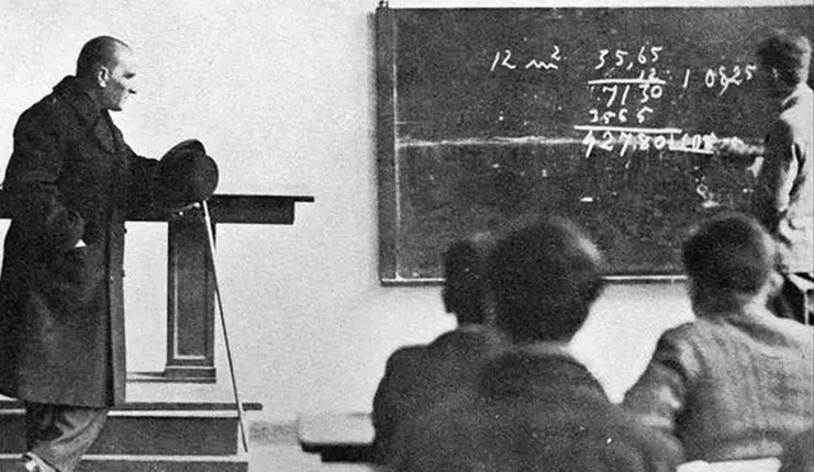 Öğretmen Günü kutlu olsun 1 Hayatlarımıza dokunuşlarıyla, ilerlediğimiz yolu aydınlatan tüm öğretmenlerimizin, öğretmenler günü kutlu olsun.