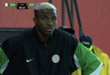 Galatasaraylı Victor Osimhen, Nijerya-Kongo Demokratik Cumhuriyeti play-off finali karşılaşmasının ilk yarısında sakatlandı