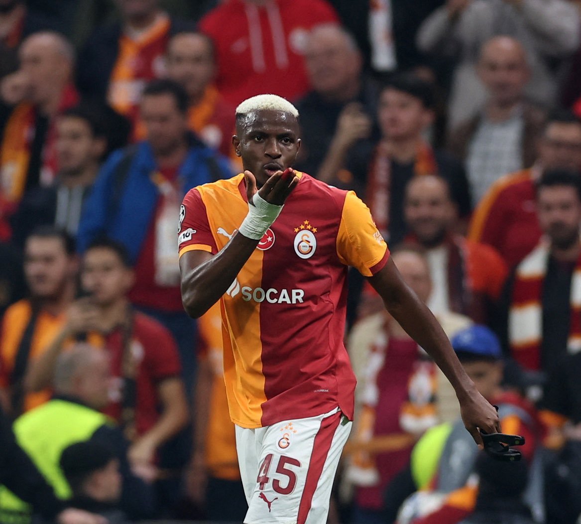 Lewandowski-Osimhen yer değiştiriyor 1 İspanyol basınına göre Robert Lewandowski, Fenerbahçe’ye gelirken Barcelona bu boşluğu Galatasaraylı Victor Osimhen ile dolduracak