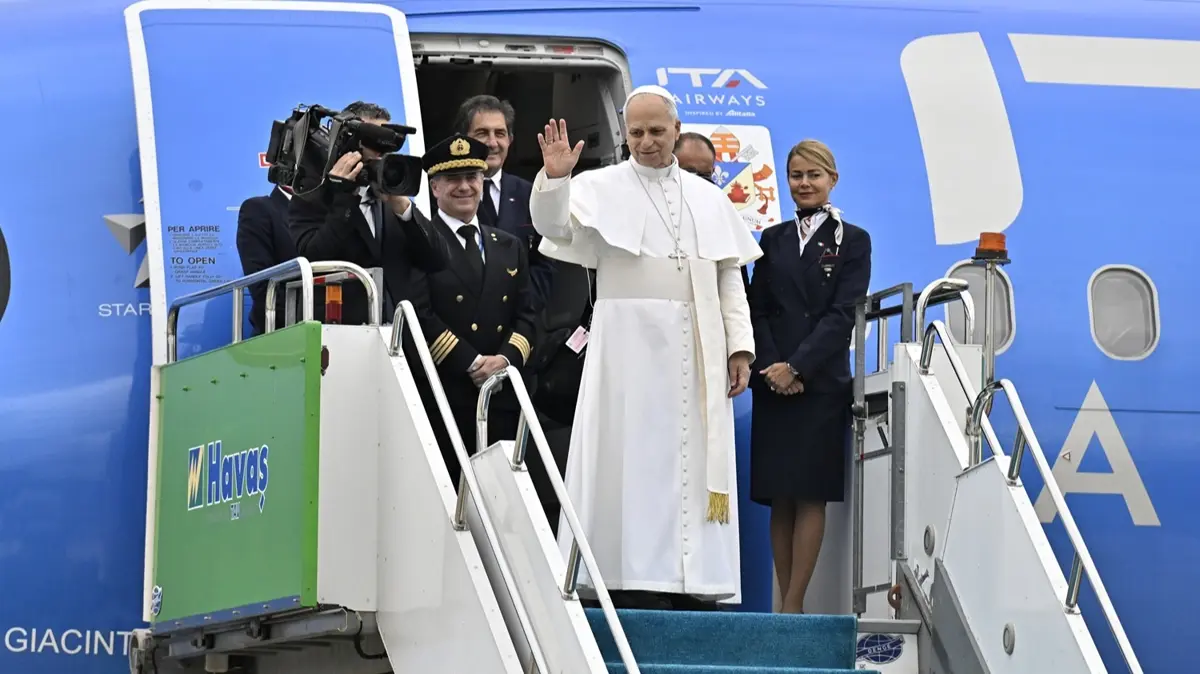 Ankara ve İstanbul’daki yoğun programını tamamlayan Vatikan Devlet Başkanı Papa 14. Leo, Atatürk Havalimanı’ndan Lübnan’a hareket etti.