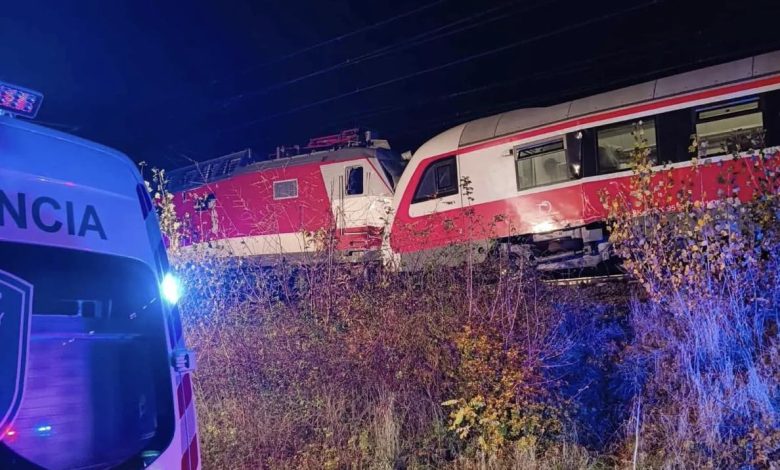 Slovakya’da bir ay içinde yaşanan iki ayrı tren kazası onlarca kişinin yaralanmasına neden oldu.