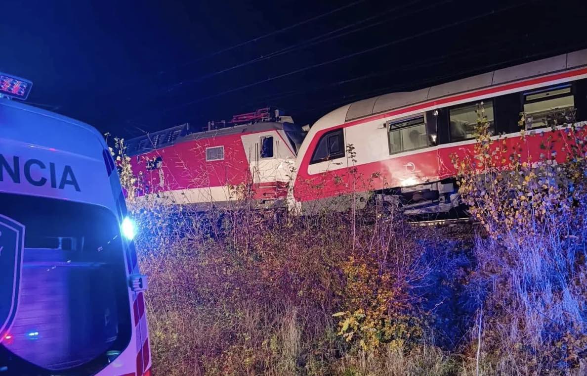 Slovakya’da yine tren kazası meydana geldi! 1 Slovakya’da bir ay içinde yaşanan iki ayrı tren kazası onlarca kişinin yaralanmasına neden oldu.