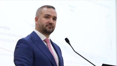 TCMB Başkanı Karahan: Enflasyon yüzde 13-19 aralığına gerileyecek 1 Merkez Bankası Başkanı Fatih Karahan, dezenflasyon sürecine ilişkin değerlendirmesinde, 2026 sonunda enflasyonun yüzde 13-19 aralığında olacağını öngördüklerini söyledi