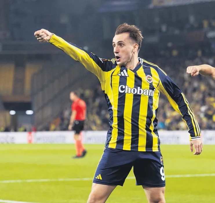 Warner Bros, Kerem Aktürkoğlu’nun sevincini mahkemeye taşıdı 1 Harry Potter evrenine ait müzik ve görselleri izinsiz kullandığı iddiasıyla Warner Bros, milli futbolcu Kerem Aktürkoğlu hakkında delil tespiti talebiyle dava süreci başlattı.