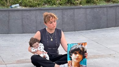 Şubat ayında oğlu Mattia Ahmet Minguzzi’yi cinayete kurban veren anne Yasemin Minguzzi, doktorların tavsiyesiyle piyano başına geçti