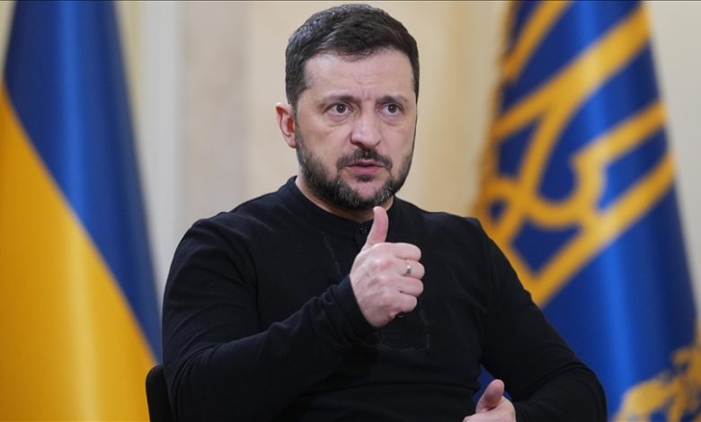 Ukrayna Devlet Başkanı Volodimir Zelenskiy, Rusya ile devam eden savaşın sonlandırılmasına yönelik müzakerelerin yarın Türkiye’de ele alınacağını açıkladı.