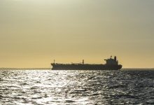 ABD Başkanı Donald Trump’ın Venezuela’ya yönelik petrol yaptırımlarını sertleştirmesi Karayip Havzası’nda gerginliği artırdı.