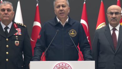 İçişleri Bakanı Ali Yerlikaya, Yalova’daki operasyonda DEAŞ’lı teröristler tarafından açılan ateş sonucu 3 polisin şehit olduğunu, 8 polis ile 1 bekçinin yaralandığını bildirdi