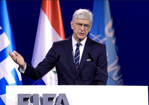 FIFA'dan ofsayt devrimi! 1 FIFA'nın şu anda görüştüğü yeni düzenlemeye göre bir oyuncu yalnızca son savunmacıyı tamamen geçtiği durumda ofsayt sayılacak