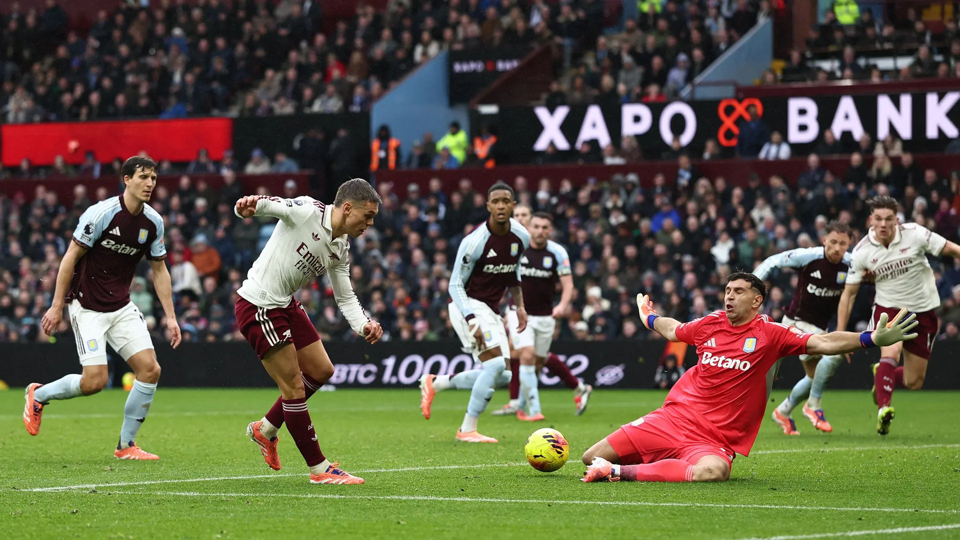 İngiltere Premier Lig’de son 9 maçının 8’inden galibiyetle ayrılan Aston Villa sahasında ağırladığı Arsenal’ı mağlup etti