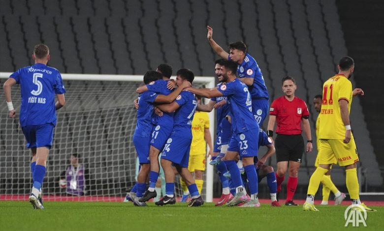 Göztepe’ye kupa şoku 14 Trendyol Süper Lig’in dişli ekibi Göztepe, 2. Lig Beyaz Grup temsilcisi Beyoğlu Yeniçarşı’ya 1-0 yenilerek elendi