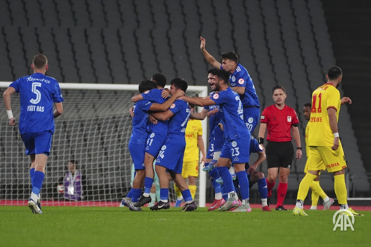 Trendyol Süper Lig’in dişli ekibi Göztepe, 2. Lig Beyaz Grup temsilcisi Beyoğlu Yeniçarşı’ya 1-0 yenilerek elendi