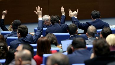 Bulgaristan’da hükümet düştü! Jelyazkov’un istifası kabul edildi 1 Bulgaristan Parlamentosu, yaklaşık 11 aydır görevde olan Başbakan Rosen Jelyazkov liderliğindeki koalisyon hükümetinin istifasını oy birliğiyle kabul etti.