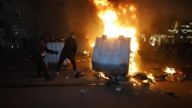 Bulgaristan’ın başkenti Sofya’da başlayan 2026 bütçe karşıtı protestolar kısa sürede ülke geneline yayılırken, gece saatlerinde şiddet olayları tırmandı.