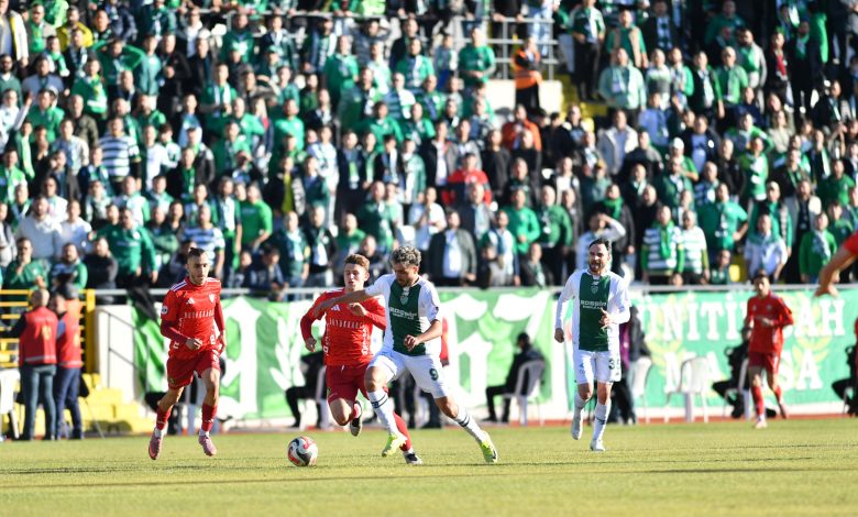 Bursaspor, Somaspor deplasmanında rahat kazanarak Nesine 2. Lig Kırmızı Grup’ta maç fazlasıyla liderliğe yükseldi